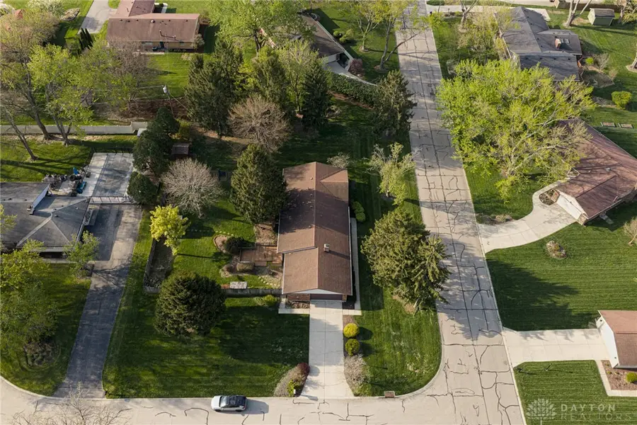 7850 Raintree Road, Centerville, OH 45459 - #2