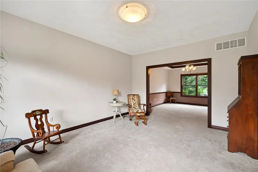 3605 E Salinas Circle, Sugarcreek, OH 45440 - #2