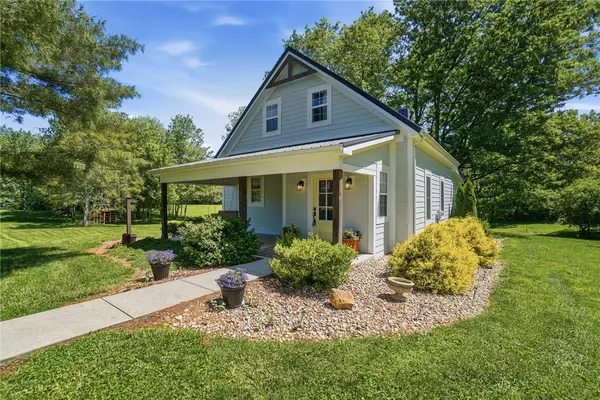 6275 Roundhead Road, New Vienna, OH 45159