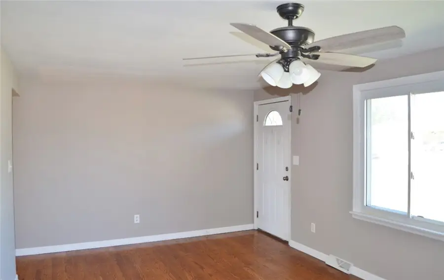 4642 Laredo Street, Northridge, OH 45503 - #2