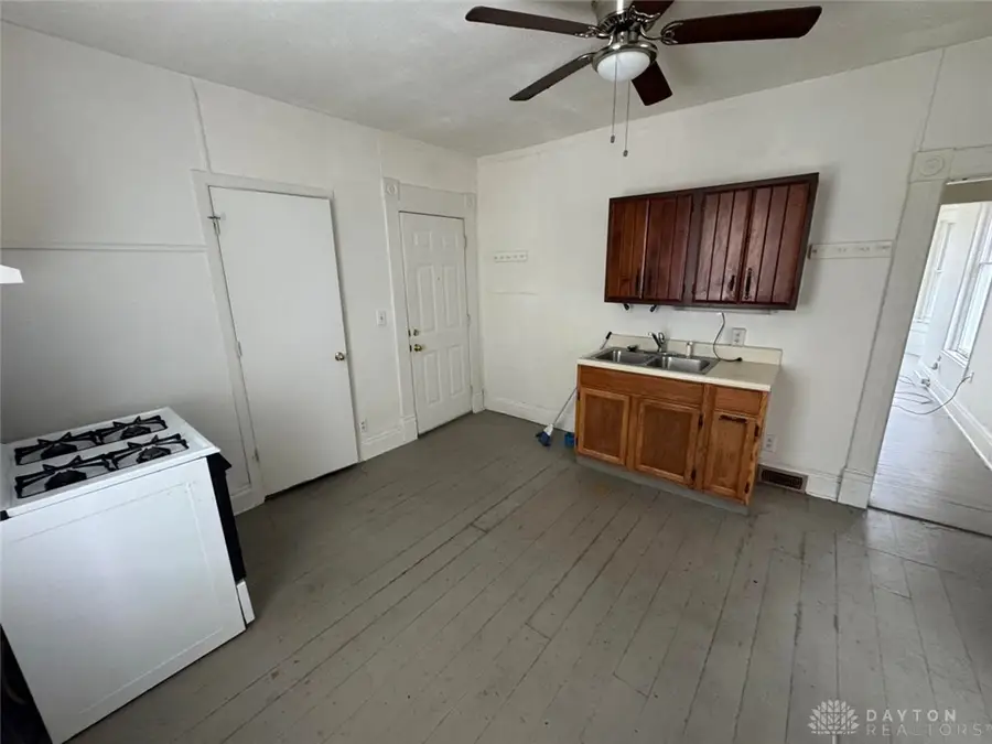 707 W High Street, Springfield, OH 45506 - #3