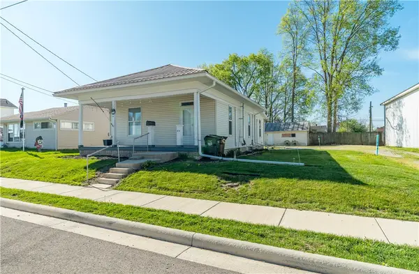 313 E Oakwood Street, Bradford, OH 45308