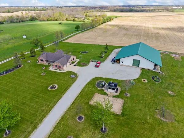 7855 N Brad Bloomer Road, Bradford, OH 45308