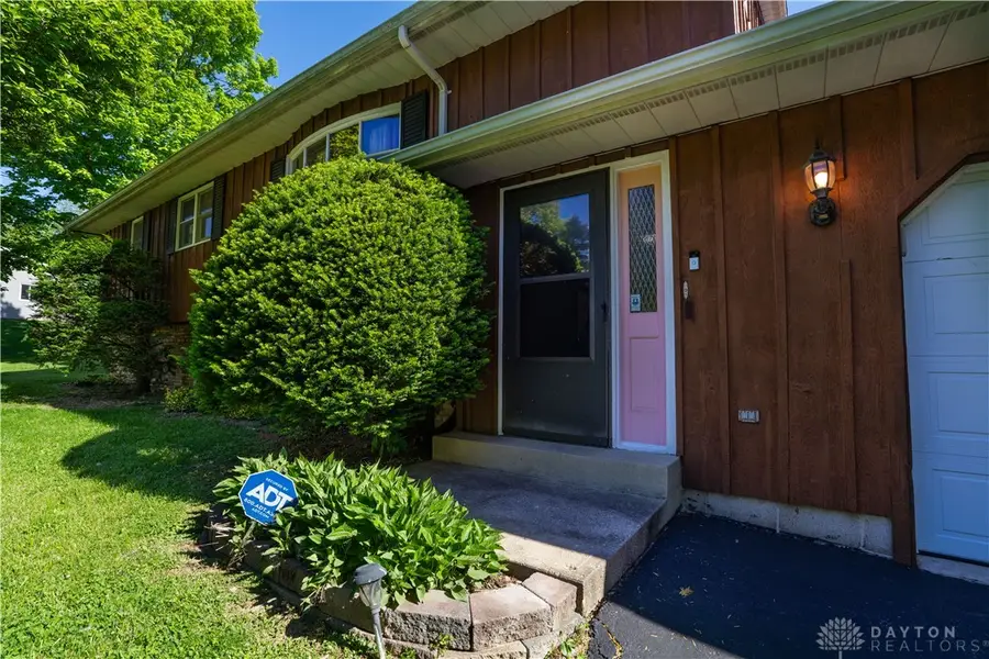 657 White Oak Drive, Springfield, OH 45504 - #2