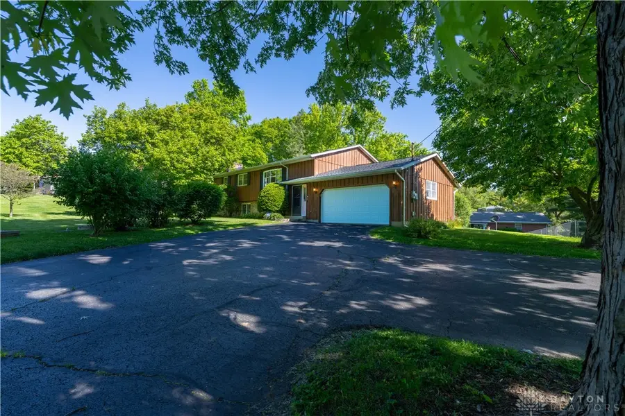 657 White Oak Drive, Springfield, OH 45504 - #3