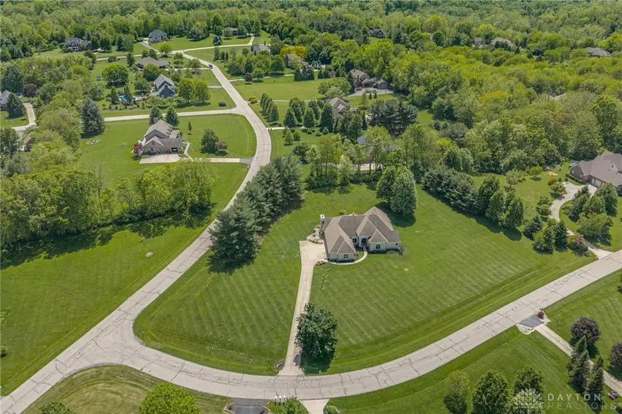 2811 River Edge Circle, Sugarcreek, OH 45370 - #3