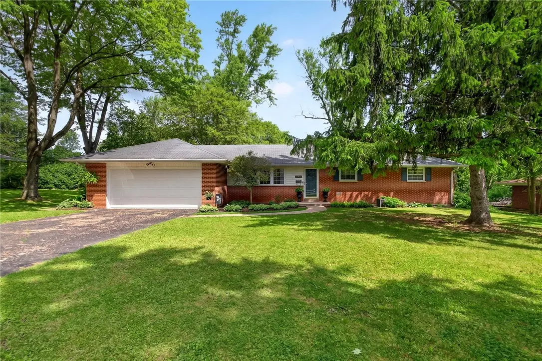 4200 Sugarcreek Drive, Bellbrook, OH 45305 - #1