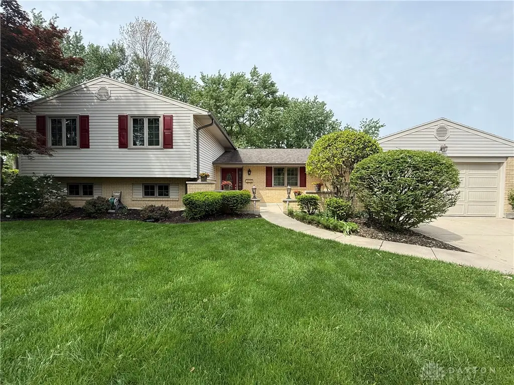 2272 Whispering Willow Circle, Kettering, OH 45440 - #1