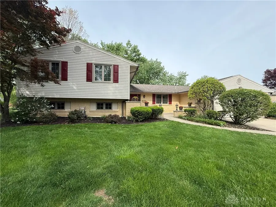 2272 Whispering Willow Circle, Kettering, OH 45440 - #2