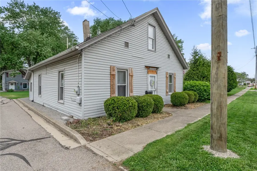 24 N Limestone Street, Jamestown, OH 45335 - #3
