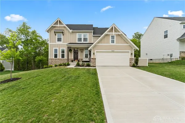 1584 Bur Oak Drive, Bellbrook, OH 45305