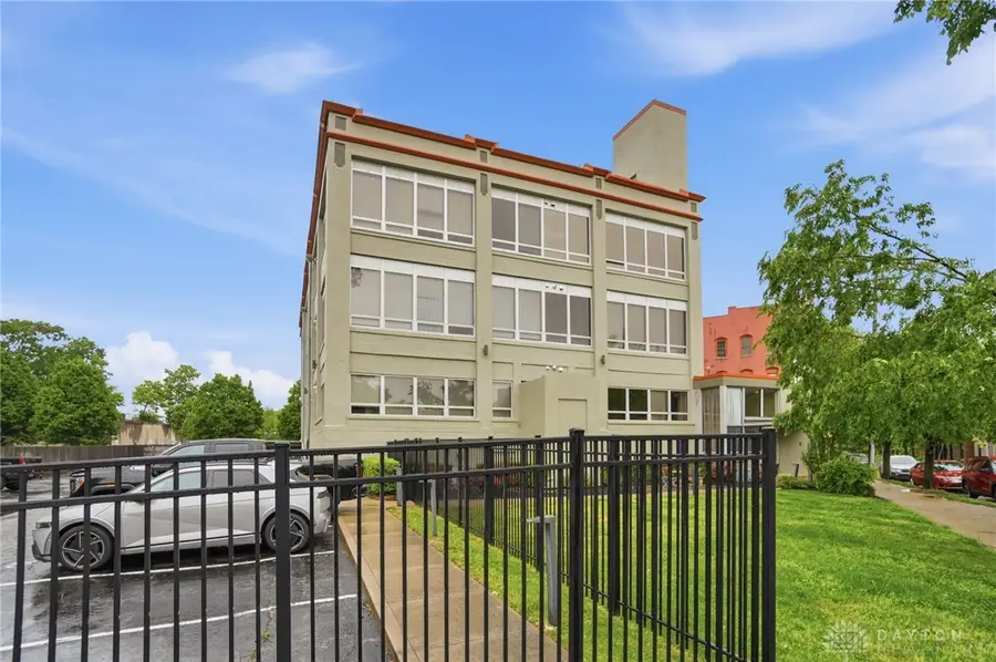207 E Sixth #203, Dayton, OH 45402 - #3