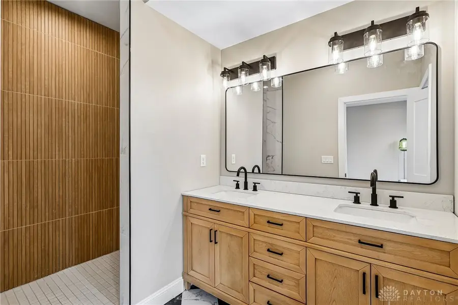 3906 Edwards Road #C, Cincinnati, OH 45209 - #3