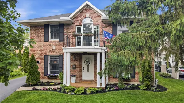 39 E Dixon Avenue, Oakwood, OH 45419