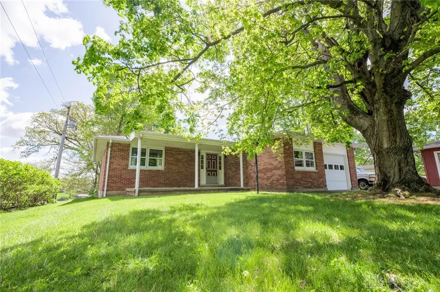 104 W Lakengren Drive, Eaton, OH 45320 - #2