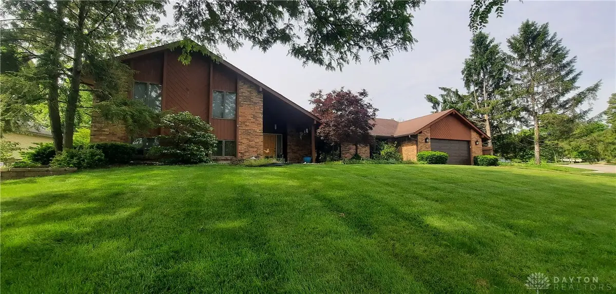 2725 E Tara Trail, Beavercreek, OH 45434 - #1