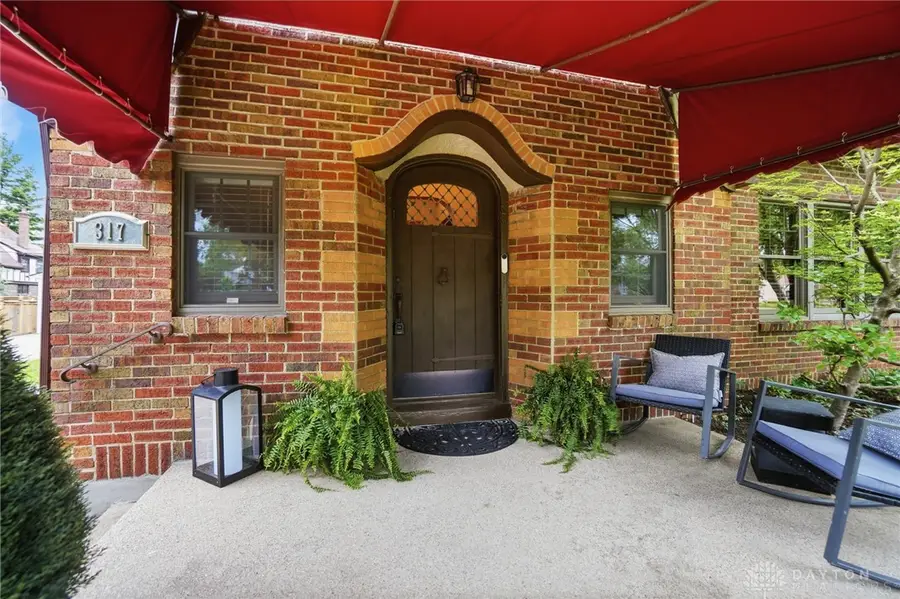 317 E Dixon Avenue, Oakwood, OH 45419 - #2