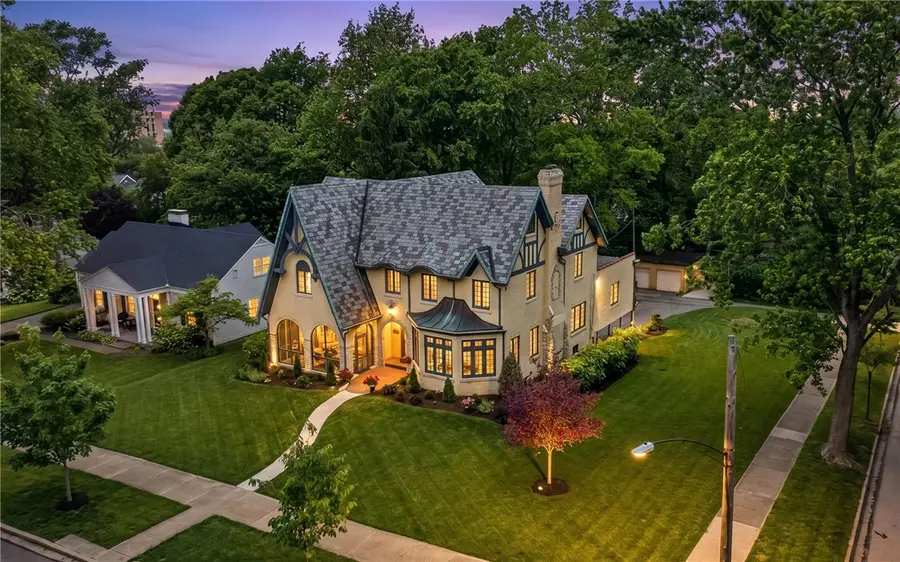 451 E Schantz Avenue, Oakwood, OH 45409 - #2