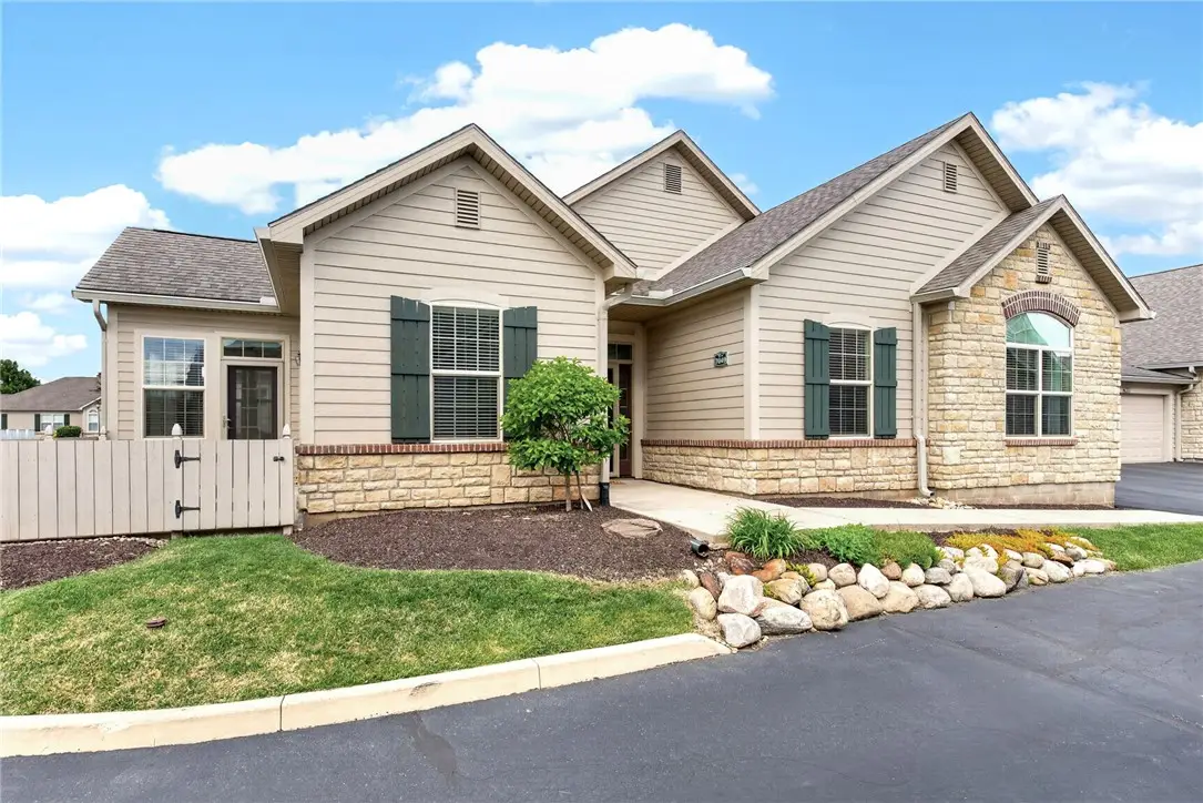 7049 Creekside Circle, Olmsted, OH 45324 - #1