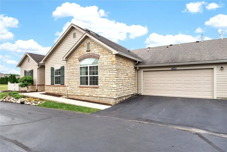 7049 Creekside Circle, Olmsted, OH 45324 - #2