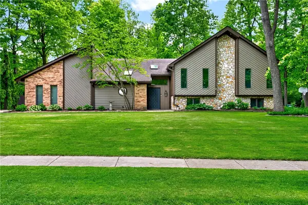 212 Walnut Grove Drive, Washington Twp, OH 45458