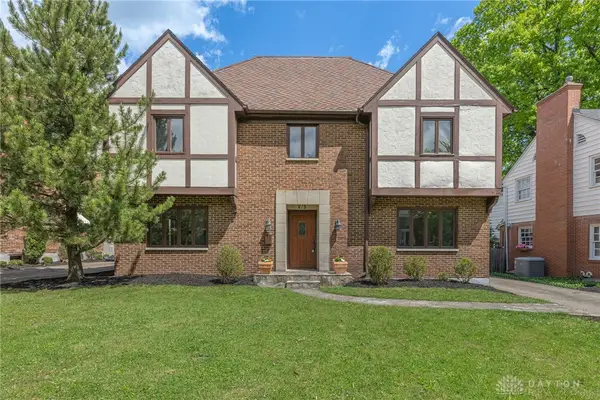 215 Beverly Place, Oakwood, OH 45419