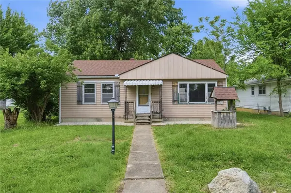 17 Community Drive, Riverside, OH 45404