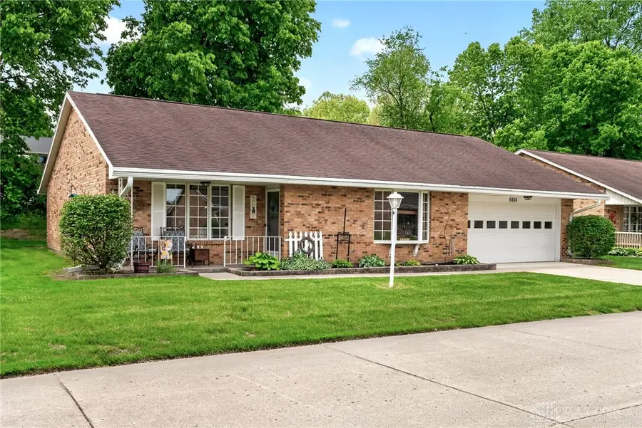 6668 Oakwood Lane, Huber Heights, OH 45424 - #2