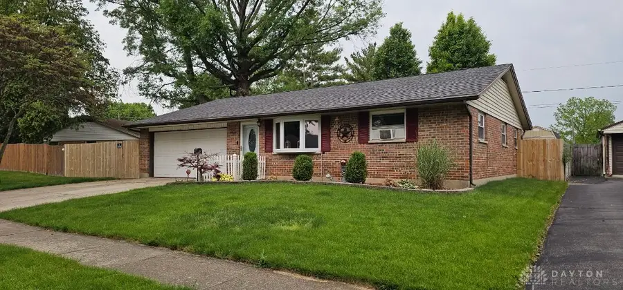 221 Mills Place, New Lebanon, OH 45345 - #3