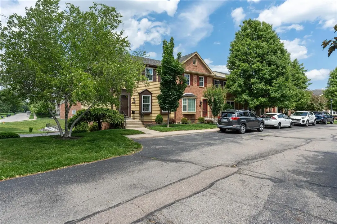 2701 N Kings Arms Circle, Centerville, OH 45440 - #1