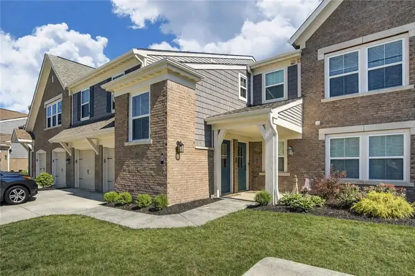 136 Waterhaven Way, Springboro, OH 45066