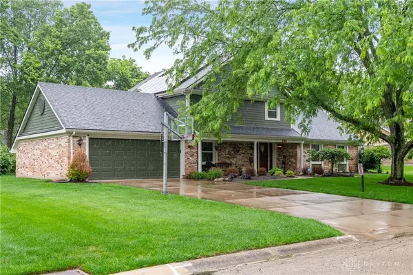 233 Bramblebush Trail, Beavercreek, OH 45440