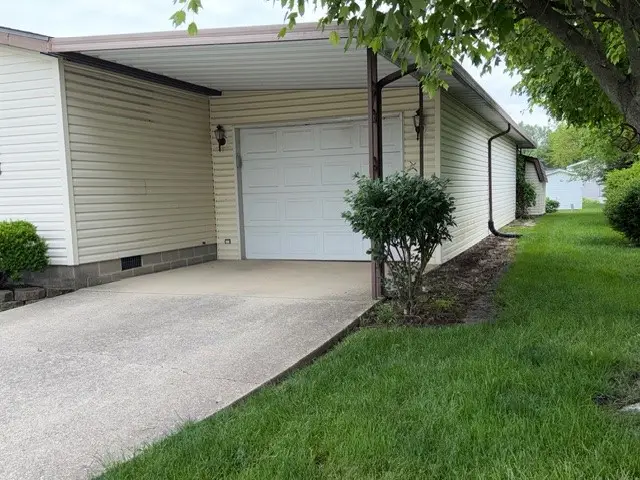 137 South Point Drive, Fairborn, OH 45324 - #3