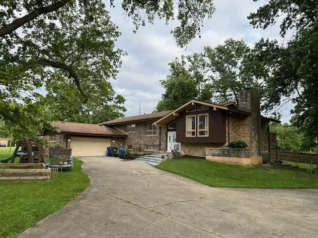 7356 Dayton Farmersville Road, Dayton, OH 45417 - #1