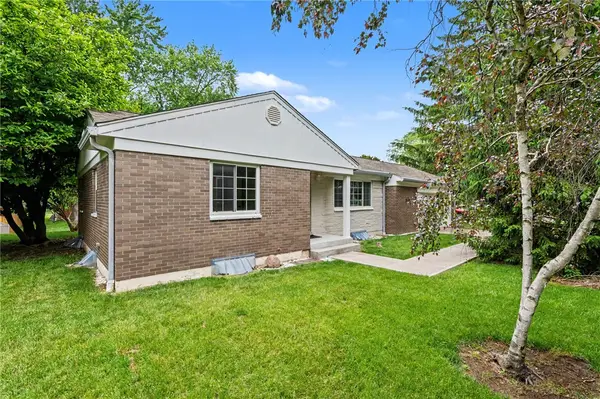 1 Castle Drive, Kettering, OH 45429