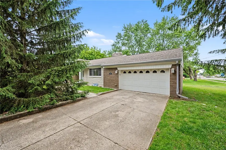 1 Castle Drive, Kettering, OH 45429 - #2