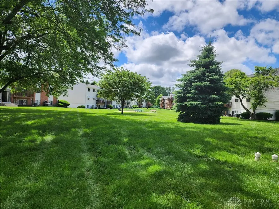 2250 Coach Drive #E, Kettering, OH 45440 - #2
