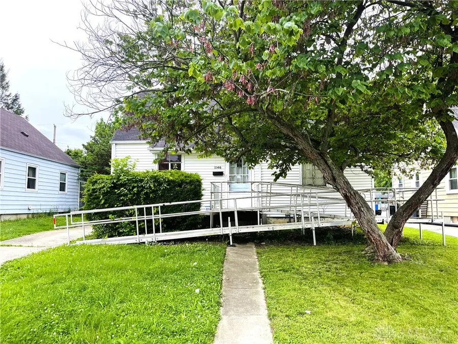 1146 E Lindsey Avenue, Miamisburg, OH 45342 - #2