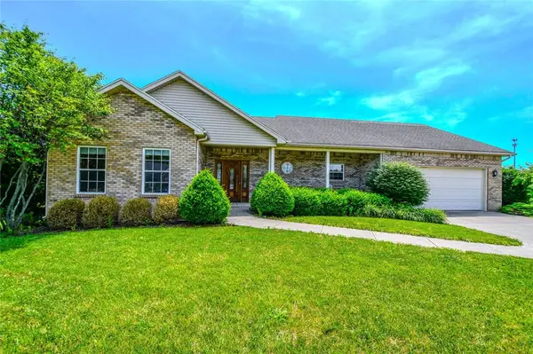 6380 Pin Oak Court, Huber Heights, OH 45424