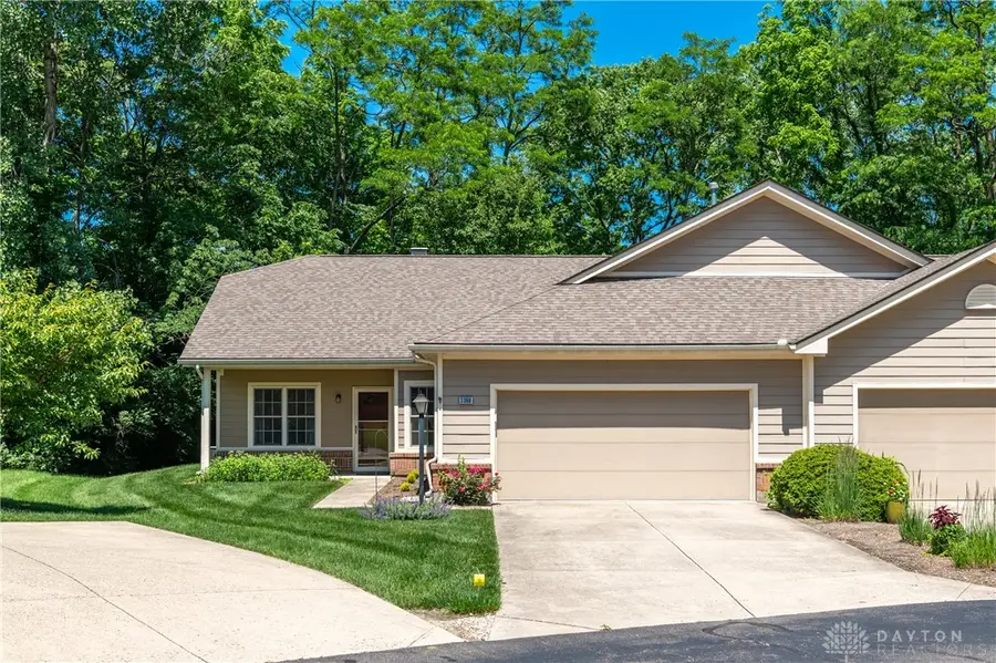 3366 Darbyshire Drive, Beavercreek, OH 45440 - #3