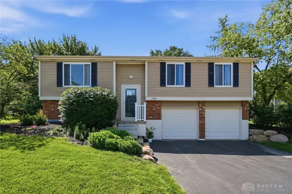 2208 Pinebrooke Court, Miamisburg, OH 45342
