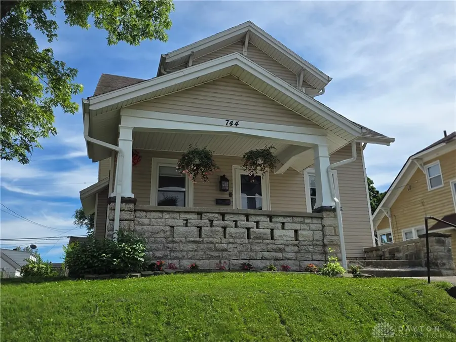 744 E Pearl Street, Miamisburg, OH 45342 - #2