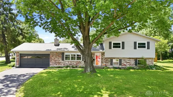 2632 Meadow Park Drive, Kettering, OH 45440