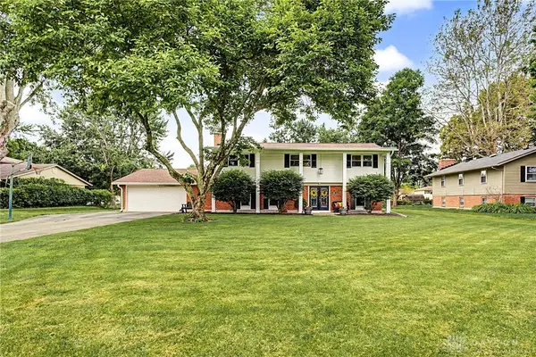846 New England Avenue, Centerville, OH 45429