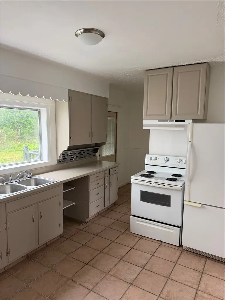 80 E Maplewood Avenue, Dayton, OH 45405 - #1