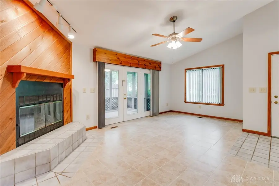 955 S High Street, Yellow Springs, OH 45387 - #3