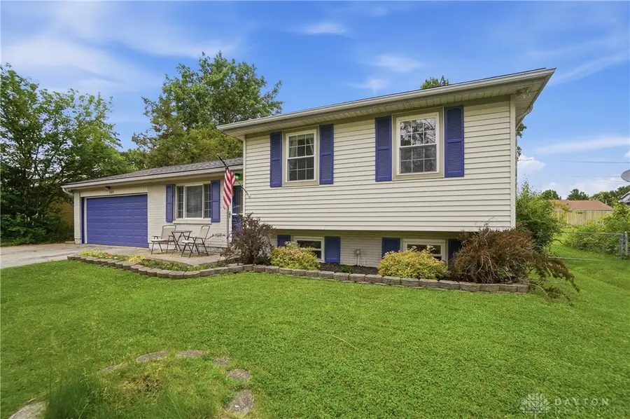 245 Grantwood Drive, West Carrollton, OH 45449 - #3