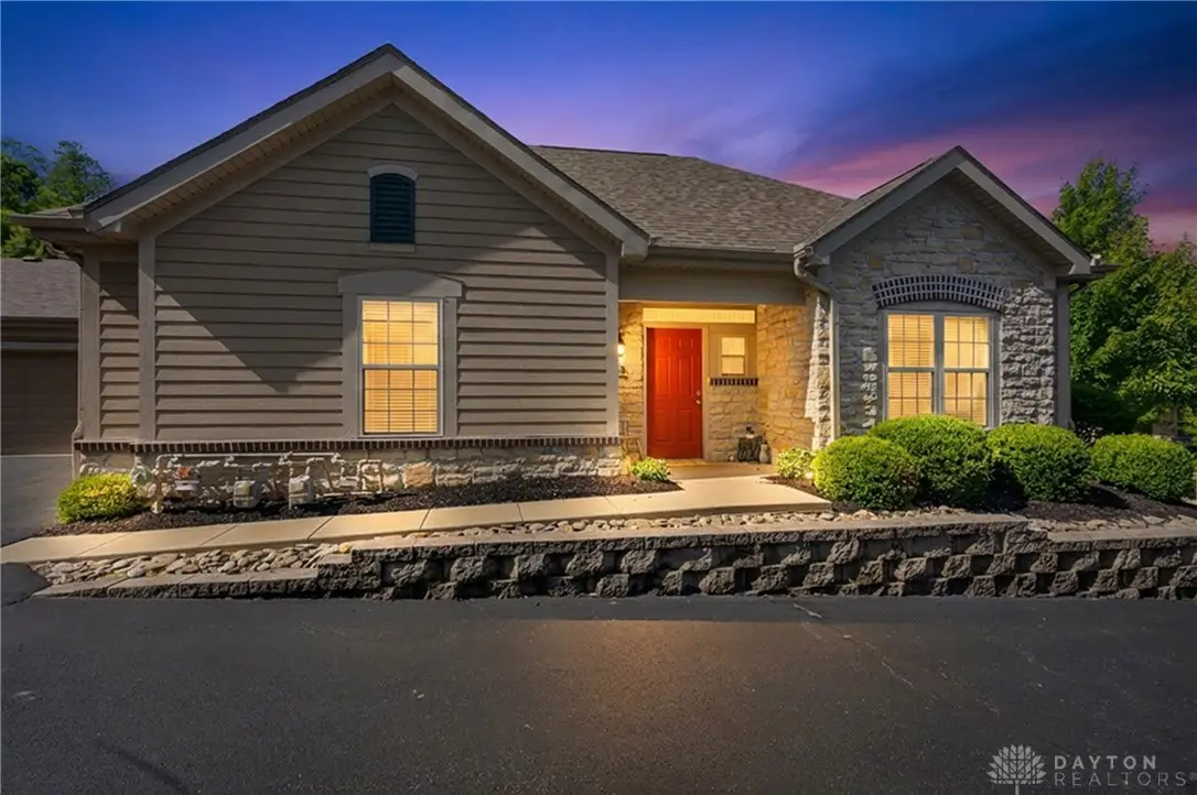 2484 Locust Hill Blvd, Beavercreek, OH 45431 - #1
