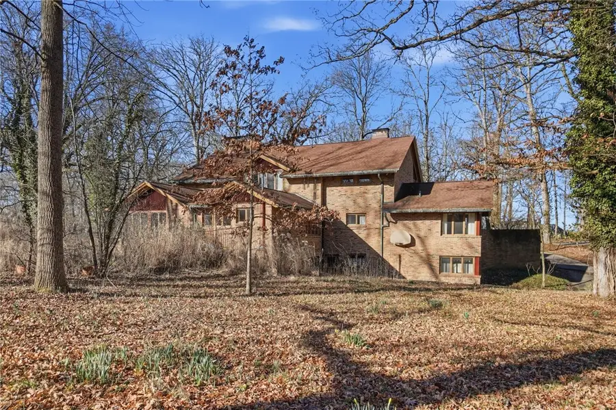 2438 Signal Hill Road, Springfield, OH 45504 - #2