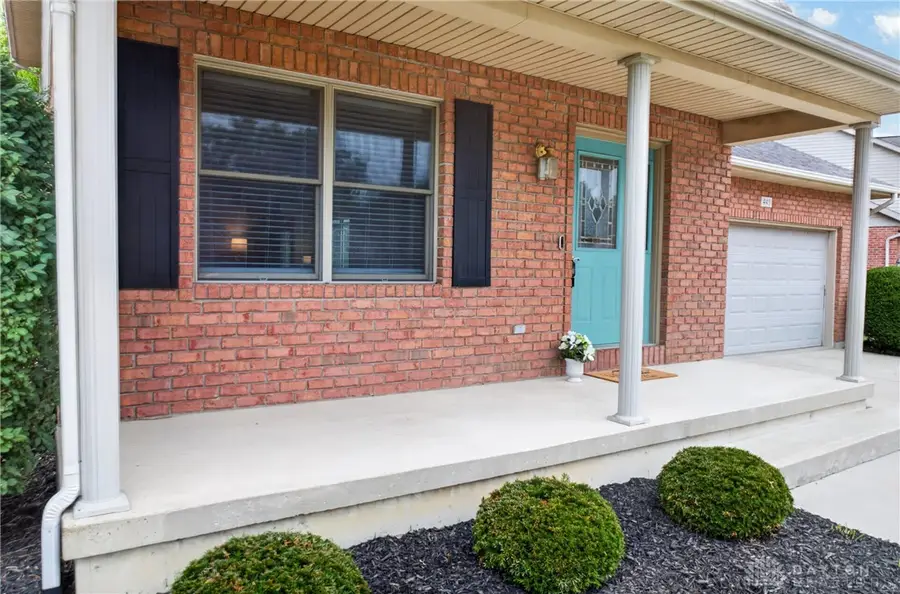 445 Clover Hill, Tipp City, OH 45371 - #2